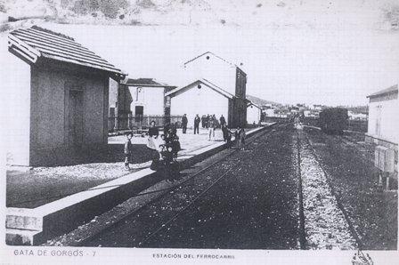 FOTOGRAFIES ANTIGUES (Gata en el record) - 153 -, la d´ahir dilluns.