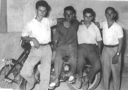 FOTOGRAFIES ANTIGUES (Gata en el record) -196 -