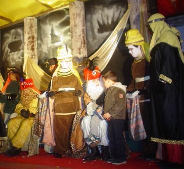 REIS GATA: 2011. Dimecres 29, a les 19 hores: Recollida de les cartes.