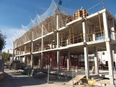 COM ES VA FER?: AIXÍ VA L'OBRA DEL CENTRE JOVE POLIVALENT.