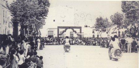 FOTOGRAFIES ANTIGUES (Gata en el record) -285-