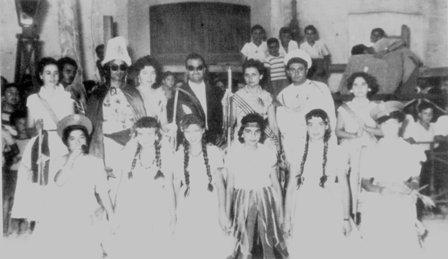 FOTOGRAFIES ANTIGUES (Gata en el record) -304-