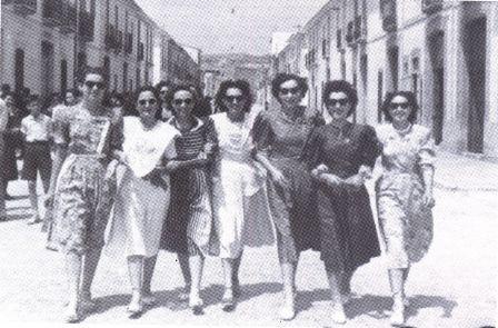 FOTOGRAFIES ANTIGUES (Gata en el record) -329-