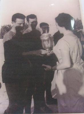 FOTOGRAFIES ANTIGUES (Gata en el record) -336-