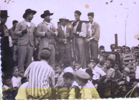 FOTOGRAFIES ANTIGUES (Gata en el record) -345-