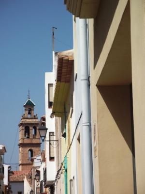 MIRADES URBANES A GATA: Allà dins el campanar.