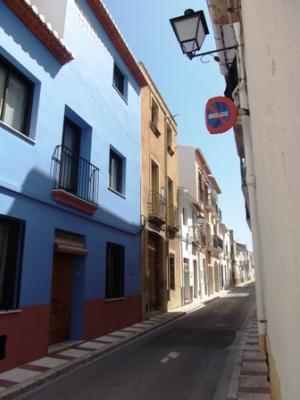 MIRADES URBANES: un carrer nou sense cotxes.