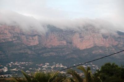LLEUGERA PLUJA: 3 litres per metre quadrat.