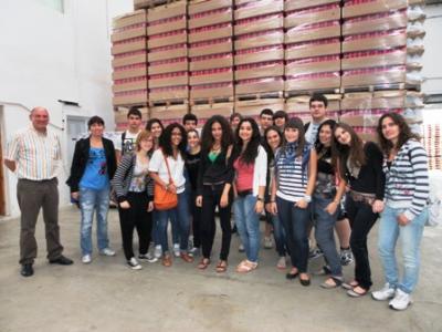 ESTUDIANTS DE BATXILLER D'OLIVA VISITEN LES INSTAL·LACIONS DE PONS QUÍMICAS S.L. DE GATA