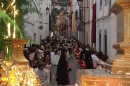 MIRADES URBANES: Des de darrere la processó