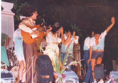 JA VÉNEN LES FESTES: estem a 2 dies. Festivals de les regines ( II ): els artistes.