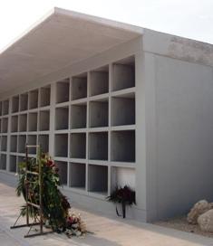 S'ESTRENA EL NOU BLOC DE NÍNXOLS AL CEMENTERI