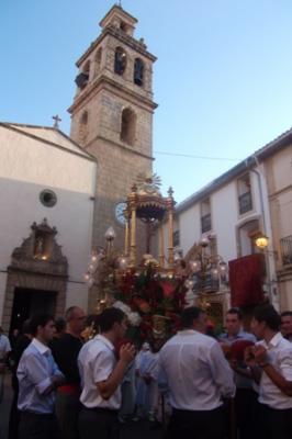 TRES NOVES SÈRIES: Enquesta de festes, Tendetes i 250 anys del Crist