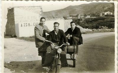 FOTOGRAFIES ANTIGUES (Gata en el record) -481-