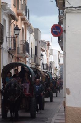 MIRADES URBANES DES DE LA FIRA ( II ): Volta en carro pel poble