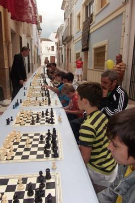 MIRADES DES DE LA FIRA ( I ): El carrer dels escacs