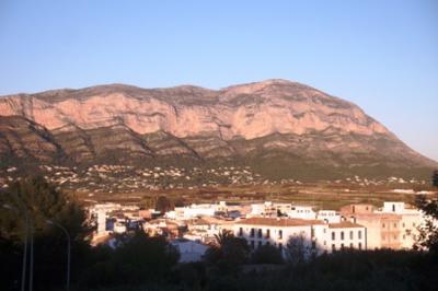 LA PREMSA PARLA HUI DE GATA: Cens de població a la baixa