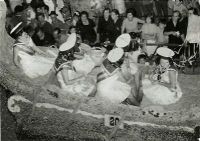 FOTOGRAFIES ANTIGUES (Gata en el record) -732-