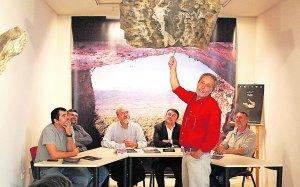 LA PREMSA PARLA DELES PINTURES DE LA COVA DEL MIGDIA DEL MONTGÓ