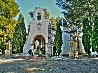 MIRADES URBANES: L'ERMITA I LA CAMPANETA