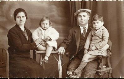 FOTOGRAFIES ANTIGUES (Gata en el record) -843, la del dia 4 dagost, dissabte-