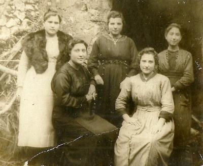 FOTOGRAFIES ANTIGUES (Gata en el record) -845, la del dia 6 dagost, dilluns-