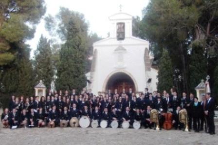 LA BANDA ES FA LA FOTO OFICIAL SANTA CECÍLIA 2012 DAVANT L'ERMITA