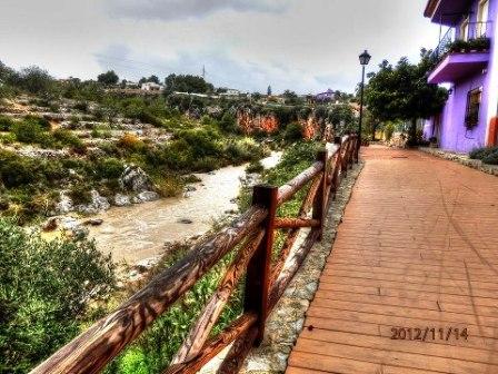 IMATGES CURIOSESja no tenim aigua al riu, però dona igual