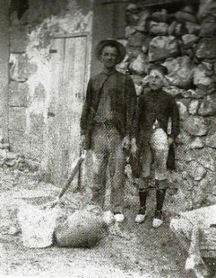 FOTOGRAFIES ANTIGUES (Gata en el record) -975, la d'ahir dia 15-