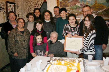LA CENTENÀRIA ANTONIA DIEGO COSTA I LA FOTO DE FAMÍLIA