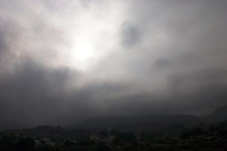 IMATGE CURIOSA: la boira ompli tots els buits el dia de Nadal