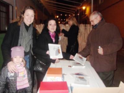 LA COMISSIÓ 2013 VEN EL SEU LLIBRE, AL TARDET DEL DIA DE LES CARTES