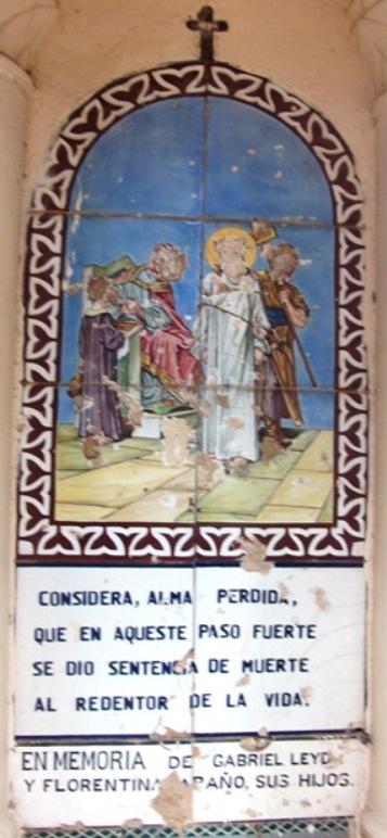 Hª LOCAL: 47 CAPELLETES A GATA. CALVARI: Iª estació: Jesús, condemnat a mort