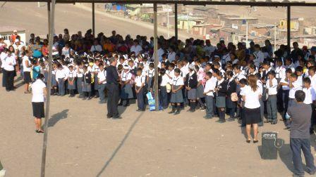 LA MIRADA DEL PERÚ: Comença el curs escolar allà
