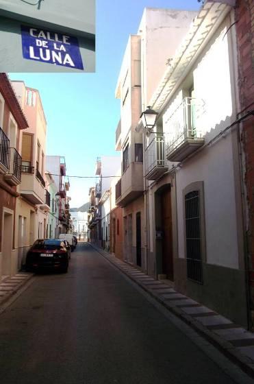 ELS NOSTRES CARRERS I PLACES. 8.- Carrer de la Lluna