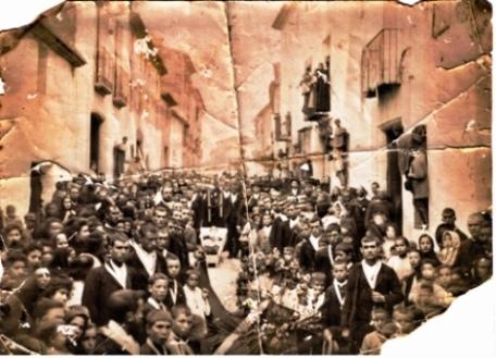 FOTOGRAFIES ANTIGUES (Gata en el record) -1.090, la del dia 10/4, la del tercer any-