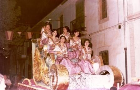 FOTOGRAFIES ANTIGUES (Gata en el record) -1.107, la d'ahir dia 27-