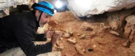 LA PREMSA també parla dexcavacions i troballes a la Cova del Migdia (Xàbia)