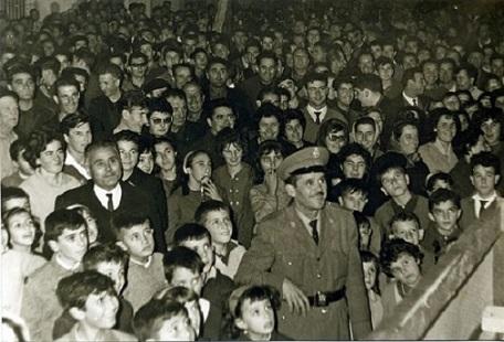 FOTOGRAFIES ANTIGUES (Gata en el record) -1.175, la d'ahir dia 4-