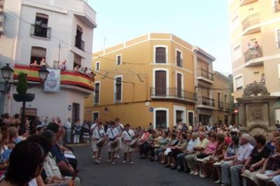 FESTES GATA: HUI, DILLUNS, OFRENA-REVETLA-CORDÀ