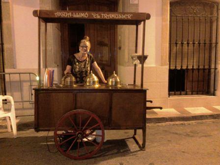 IMATGES CURIOSES: el carret del Tramusser al Mercadet nocturn