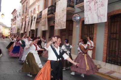 IMATGES DE FESTA: les danses del poble a Art al Vent