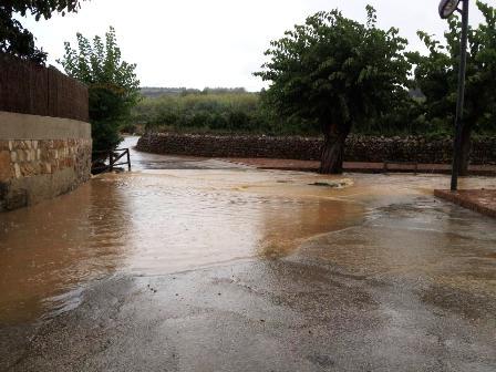 LA TEMPESTA DEIXA EN TRES DIES 157 LITRES A GATA