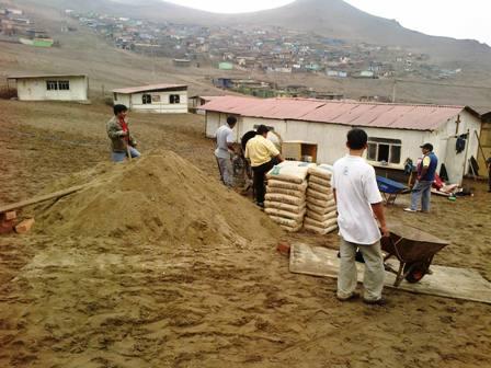 IMATGES CURIOSES: Treballen per als seus xiquets (La Mirada del Perú)