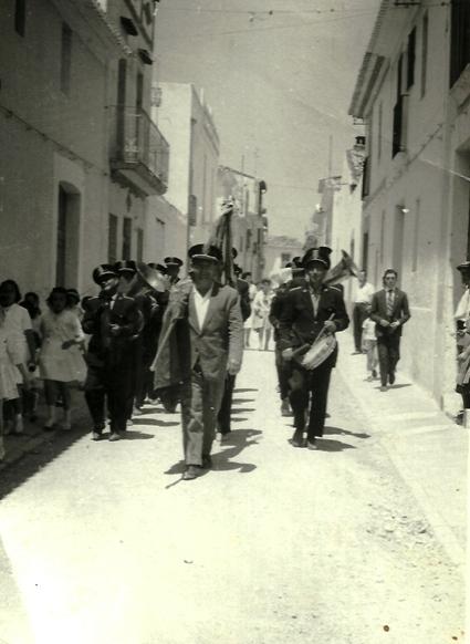 FOTOGRAFIES ANTIGUES (Gata en el record) -1.327, la d'ahir dia 4/12-