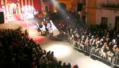 AVIS!! HA PARAT I MOLTÍSSIM EL VENT. LA REPRESENTACIÓ I ELS PAQUETS NO PERILLEN