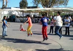 JA ESTEM ALS DIES DE PASQUA. Hui Encontre, berenar de Pasqua, mona, coets,