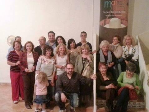 EXPOSICIÓ AL VOLTANT D'UN CAPELL (SOMBRERO)