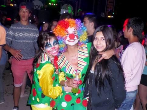 IMATGES DE FESTA: PARELLA GUANYADORA DE LES DISFRESSES D'ANIT A LA DISCOMÒBIL