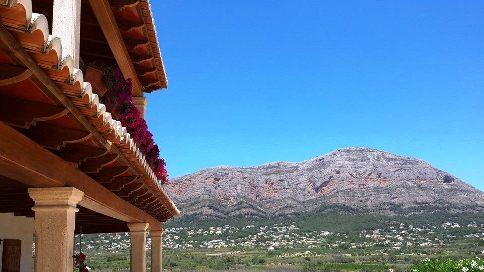 UN DIA CLAR I LLUMINÓS D'ESTIUdes de l'alter cap al Montgó